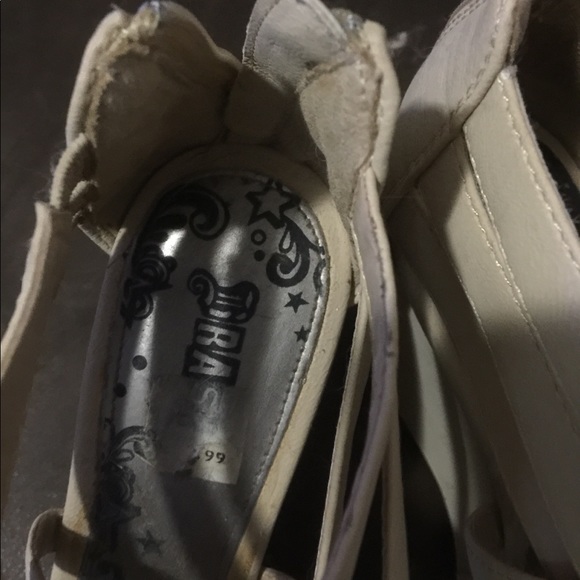 Platform shoes. Beige size 9 - Picture 1 of 3